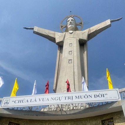 Built by the Vietnamese Catholic Church, the construction process for the Christ the King statue began in 1974 and finished on December 2, 1994.